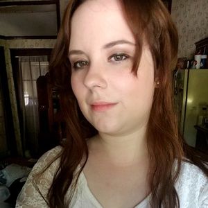 Meet your Posher, Evelyn